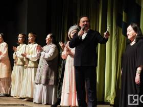 Спектакль по Олонхо деда Айсена Николаева впервые показали в Якутске