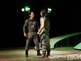 Спектакль по Олонхо деда Айсена Николаева впервые показали в Якутске