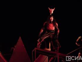 Спектакль по Олонхо деда Айсена Николаева впервые показали в Якутске