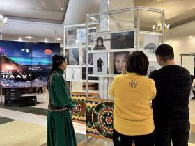 В Якутске открылась выставка известного фотографа Александра Мазурова «Хоту тыыннаах»