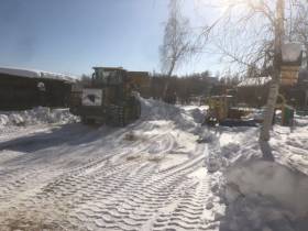 Активисты «Единой России» вывезли 1000 кубов снега в Мархе и Магане