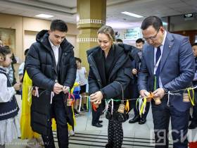 Известные гимнасты Никита и Дарья Нагорные попробовали себя в якутских видах спорта