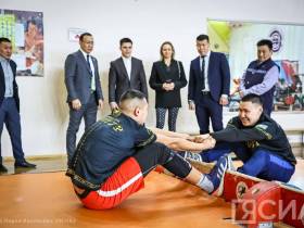 Известные гимнасты Никита и Дарья Нагорные попробовали себя в якутских видах спорта