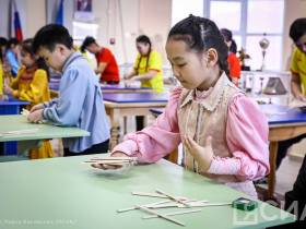 Известные гимнасты Никита и Дарья Нагорные попробовали себя в якутских видах спорта