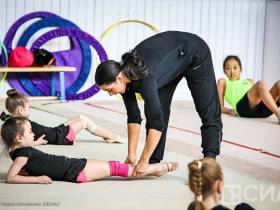 Именитые гимнастки Лала Крамаренко и Ксения Дудкина провели мастер-класс для юных якутян