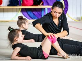 Именитые гимнастки Лала Крамаренко и Ксения Дудкина провели мастер-класс для юных якутян