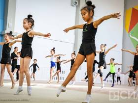 Именитые гимнастки Лала Крамаренко и Ксения Дудкина провели мастер-класс для юных якутян