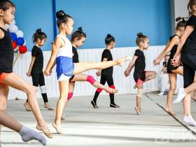 Именитые гимнастки Лала Крамаренко и Ксения Дудкина провели мастер-класс для юных якутян