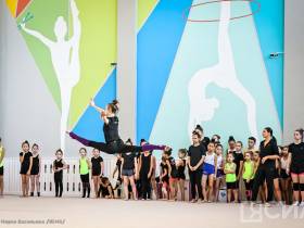 Именитые гимнастки Лала Крамаренко и Ксения Дудкина провели мастер-класс для юных якутян