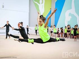 Именитые гимнастки Лала Крамаренко и Ксения Дудкина провели мастер-класс для юных якутян