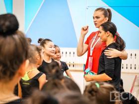 Именитые гимнастки Лала Крамаренко и Ксения Дудкина провели мастер-класс для юных якутян