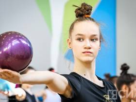 Именитые гимнастки Лала Крамаренко и Ксения Дудкина провели мастер-класс для юных якутян