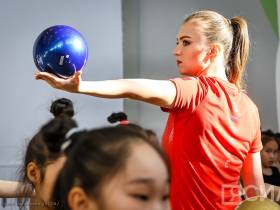 Именитые гимнастки Лала Крамаренко и Ксения Дудкина провели мастер-класс для юных якутян