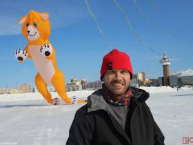 Шоу воздушных змеев открылось на озере Сайсары в Якутске