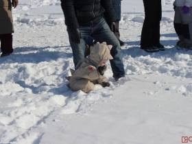 Шоу воздушных змеев открылось на озере Сайсары в Якутске