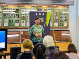 «На хомусе может играть каждый»: варганист Ильдар Гимадиев провёл мастер-класс для якутян