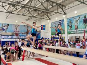Гимнасты Никита и Дарья Нагорные провели мастер-класс для юных атлетов Якутска