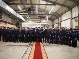 Глава Якутии передал снегоболотоход Колымскому поисково-спасательному отряду