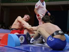 На счету якутян пять золотых медалей второго дня чемпионата России по мас-рестлингу