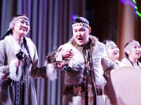 Кормление огня, камлание шамана и гонки на оленях: как эвенки отметили День оленевода