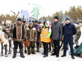 Кормление огня, камлание шамана и гонки на оленях: как эвенки отметили День оленевода
