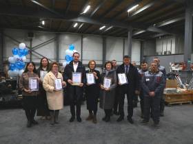 Группа «ВИС» передала школам Якутии комплекты мебели и специального оборудования