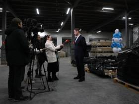 Группа «ВИС» передала школам Якутии комплекты мебели и специального оборудования