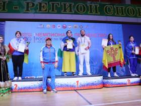 На первенстве России юные мас-рестлеры Якутии завоевали шесть золотых медалей