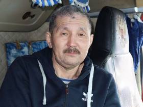 Отец погибшего военнослужащего помогает мобилизованным якутянам