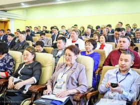 В Якутске началась работа II съезда депутатов представительных органов муниципальных образований