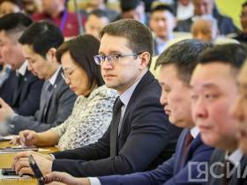 В Якутске началась работа II съезда депутатов представительных органов муниципальных образований