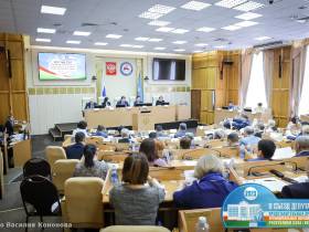 Вопросы патриотизма, культуры, семьи и образования обсудили в парламенте Якутии