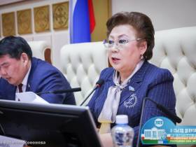 Вопросы патриотизма, культуры, семьи и образования обсудили в парламенте Якутии