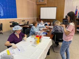 Сотрудники ЛОРПа сдали кровь для пациентов Национального центра медицины Якутии