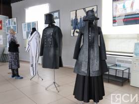 На фестивале «САТА-2023» в Нюрбе открылась выставка театральных эскизов и костюмов