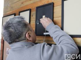 На фестивале «САТА-2023» в Нюрбе открылась выставка театральных эскизов и костюмов