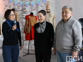 На фестивале «САТА-2023» в Нюрбе открылась выставка театральных эскизов и костюмов