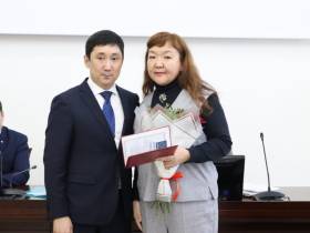 Студентам СВФУ вручили именные стипендии от «РИК Плюс»