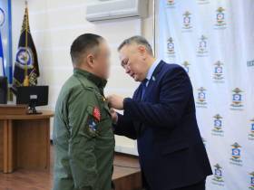 Якутское отделение партии «Единая Россия» передала средства связи отряду «Барс-2»