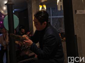 Трагедии и иммерсия. Итоги второго дня фестиваля «САТА-2023» в Нюрбе