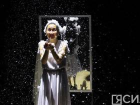 Трагедии и иммерсия. Итоги второго дня фестиваля «САТА-2023» в Нюрбе