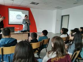 «Здесь лучше, чем в школе». Бесплатная продлёнка «Маленький принц» в Якутске выпустила первую группу