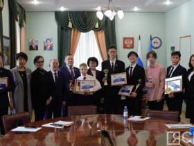 Победителей школьного конкурса «Будущий дипломат» наградили в Якутске