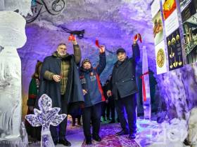 В «Царстве вечной мерзлоты» открыли ледовую композицию с серебряными украшениями