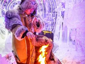 В «Царстве вечной мерзлоты» открыли ледовую композицию с серебряными украшениями