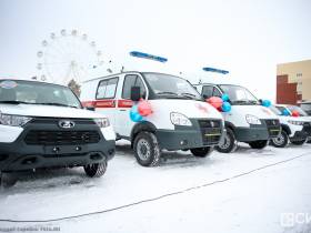 Больницы Якутии получили новые автомобили