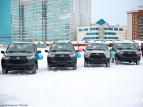 Больницы Якутии получили новые автомобили