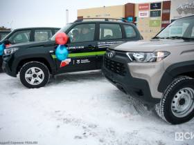 Больницы Якутии получили новые автомобили