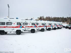 Больницы Якутии получили новые автомобили