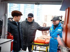 Больницы Якутии получили новые автомобили